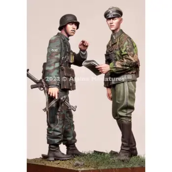 набор моделей фигурок из смолы в масштабе 1/35, моделирующих солдат и офицеров, 2 диорамы в разобранном виде и неокрашенные игрушки 