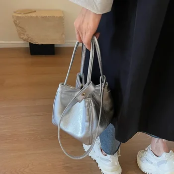 Серебряные сумки через плечо для женщин 2023 Koeran Модные сумки с короткой ручкой сверху Кожаная сумка для вечеринок роскошного бренда